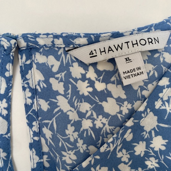 Baby’s Breath print blue tank - Picture 3 of 4